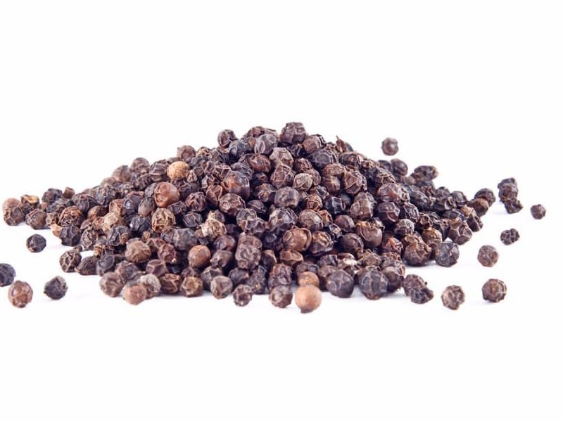 Pepř černý celý S